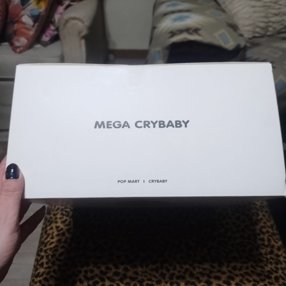 SOLD- Pop Mart- Mega Crybaby 400%- Queen Of Broken Heart - Picture 4 of 9